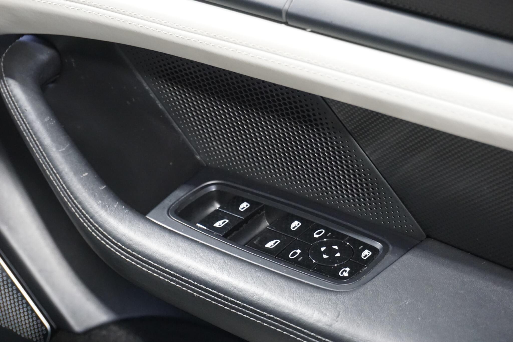 Porsche Taycan Performance Plus 93.4kWh Turbo Saloon 4dr Electric Auto 4WD (680 ps)